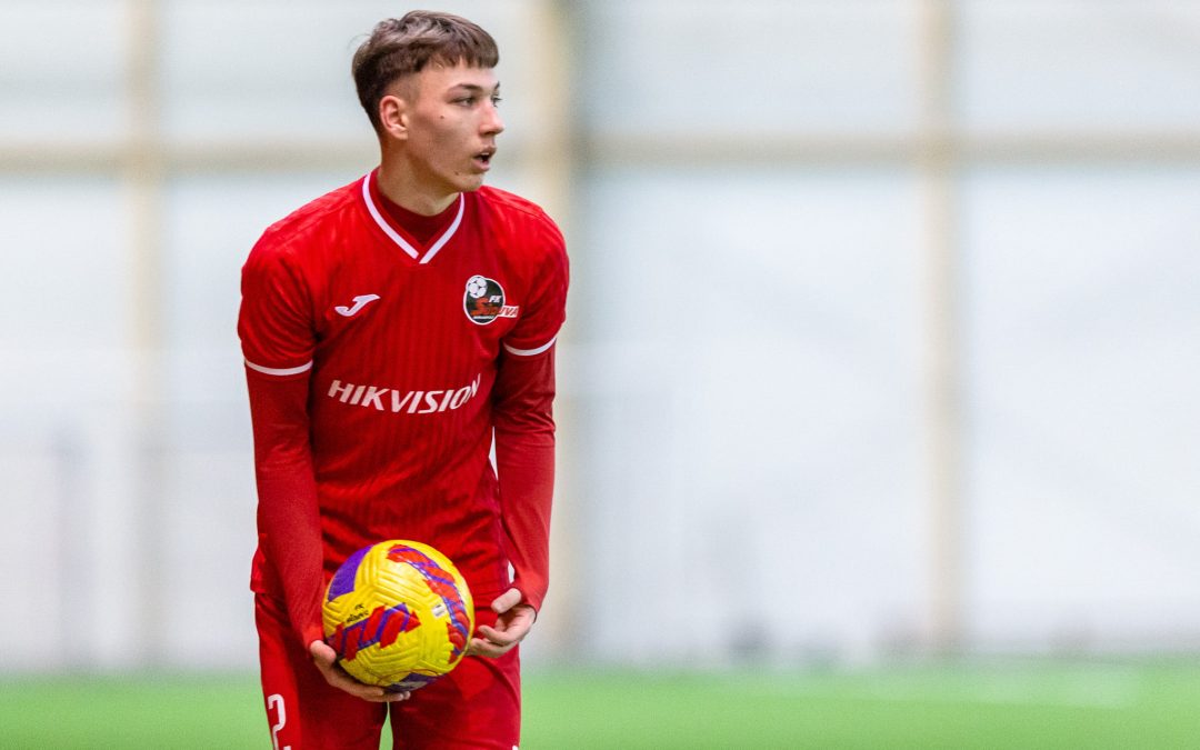 Tautvydas Burdzilauskas sulaukė kvietimo į Lietuvos vaikinų U-18 rinktinės treniruočių stovyklą.