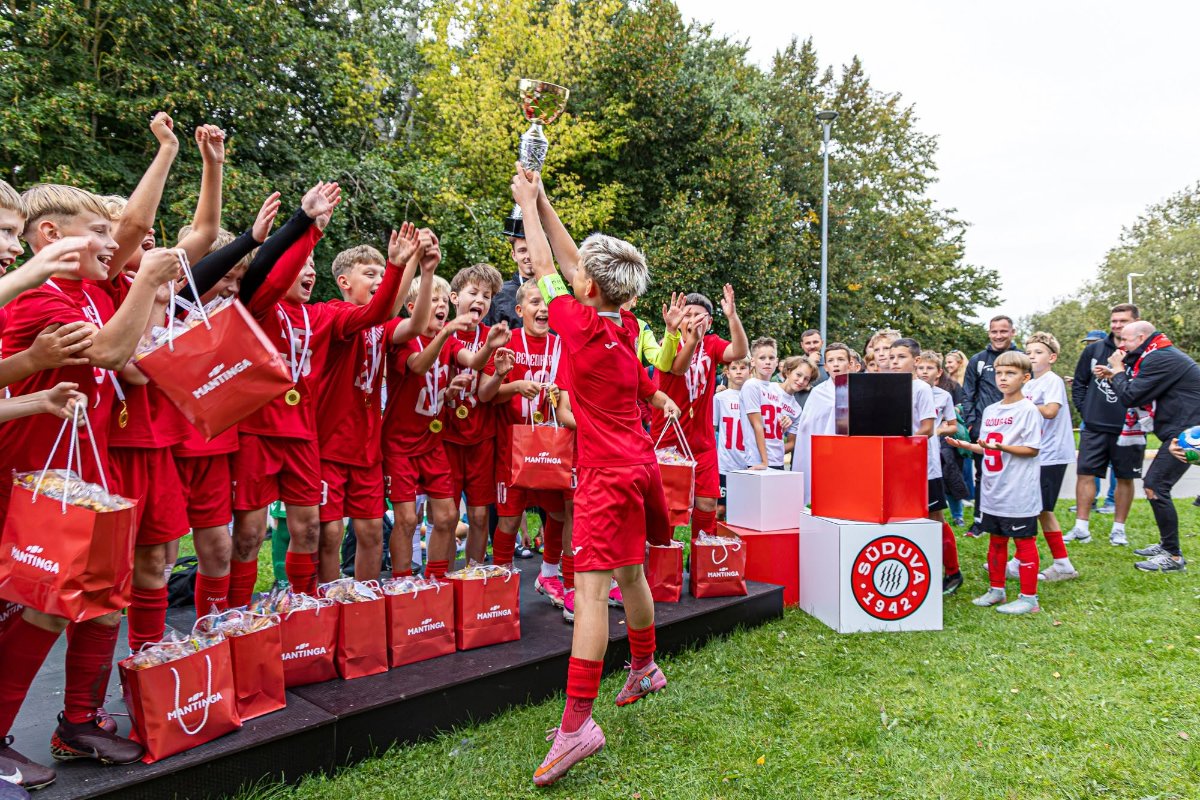 2015 m. gim. vaikų futbolo turnyras 2015 m. gim. vaikų futbolo turnyras